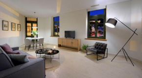 Exquisite Athens Villa | 1 Bedroom | Villa Izuru | Acropolis View | Platia Agion Asomaton